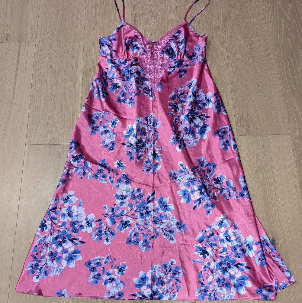 Thalia Sodi Pink Floral Chemise